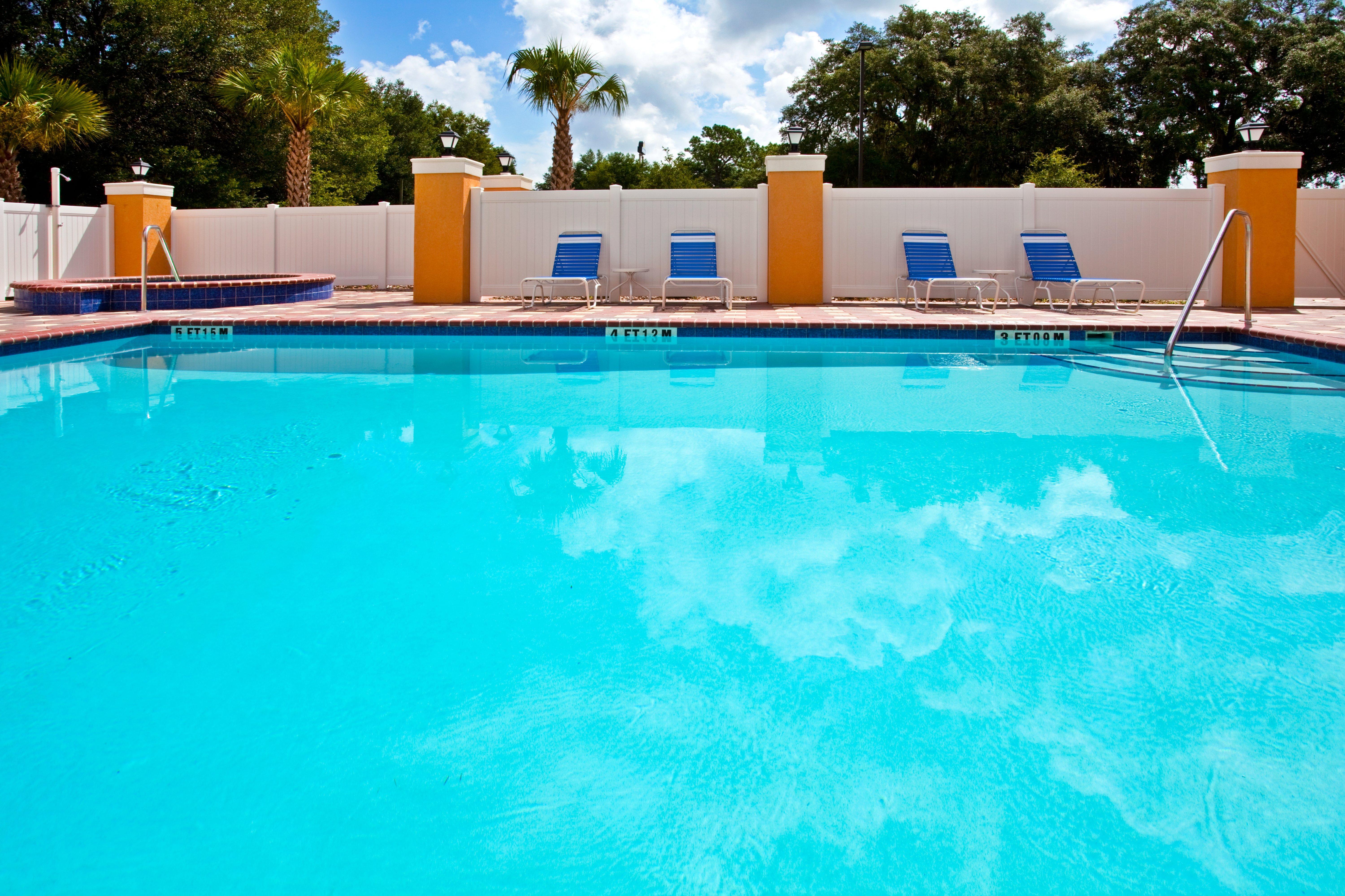 Holiday Inn Express Hotel & Suites Brooksville-I-75 By Ihg Ridge Manor Exterior foto